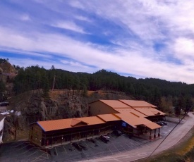 Rushmore Express & Suites