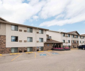 Serena Inn & Suites of Rapid City