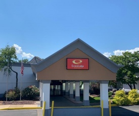 Econo Lodge Inn & Suites