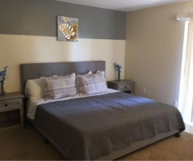 2 Bed/ 1 Bath efficiency Apartment- Close to Downtown!