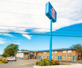 Motel 6-East Ridge, TN