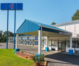 Motel 6-Cleveland, TN