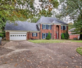 Pet-Friendly House Less Than 5 Miles to Shelby Farms Park!