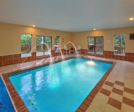 Uwoduhi Pool Lodge