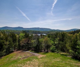 Hill Top Retreat, Lake access, hot tub, mtn view
