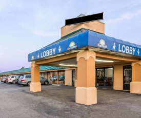 Days Inn by Wyndham Dickson