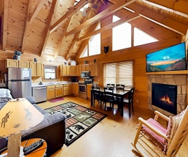 All-Suite Cabin Retreat - Hot Tub, Game Room, Deck cabin