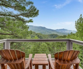 Angels View, 3 Bedrooms, Sleeps 10, Golfing, Walk to Pool, Hot Tub