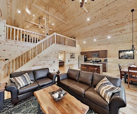 Appalachian Starr: New Cabin w/ Pools & Hot Tub cabin