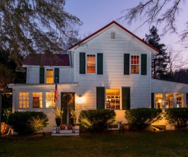 3-Acre Lodge 10 mins to Cherry Springs State Park!