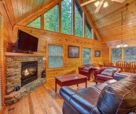 Bear’s Corner, 3 Bedrooms, WiFi, Pool Table, Hot Tub, WiFi, Sleeps 10