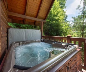 Big Sky Cabin, 2 Bedrooms, Sleeps 8, Hot Tub, Pool Access, Pool Table