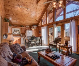 Blue Mist View, 2 Bedrooms, Sleeps 6, Hot Tub, Pool Access, HDTV, Fireplace