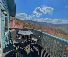 Mountain Top Penthouse Chalet with 3 balconies!