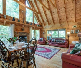 Cozy Bear Lodge, 3 Bedrooms, Sleeps 12, Near Downtown, Private, Hot Tub