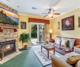 Downtown Delight, 2 Bedrooms, Pool, Hot Tub, Sleeps 6