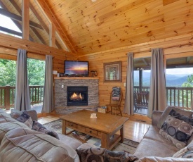 Enchanted View Lodge, 3 Bedrooms, Sleeps 10, Pool Access, Mountain View