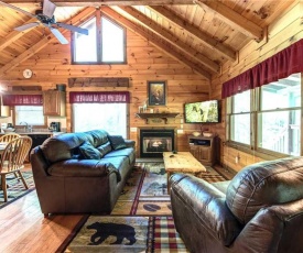 Fawn Cabin, 1 Bedroom, Sleeps 4, Hot Tub, Private, Pets, Gas Fireplace