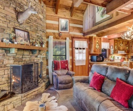 Fox Den, 2 Bedrooms, Sleeps 4, Whirlpool Tub, Deck, Yard, Hot Tub