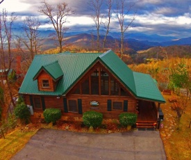 Gatlinburg Getaway, 5 Bedrooms, Sleeps 22, Views, Hot Tub, Game Room,