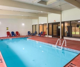 Clarion Inn & Suites Stroudsburg - Poconos