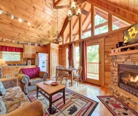 Knotty 'N Nice, 2 Bedrooms, Sleeps 8, Hot Tub, Pool Table, Jetted Tub