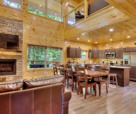 Luxury 5bed/6ba Cabin: Theater, Pool Room, Hottub!