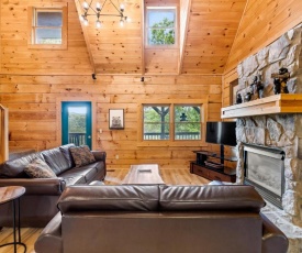 Mountain view 5 bdrm Gatlinburg Cabin near downtown Arts
