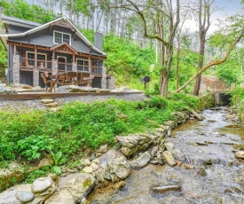 Noir Pine Creekside Chalet