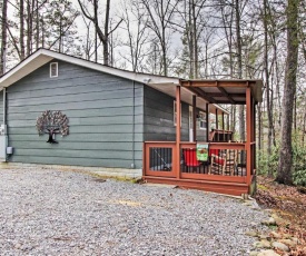 Quaint Smoky Mtn Cabin - 4 Mi to Dtwn Gatlinburg!