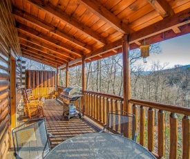 Serene Cabin w View, Hot Tub, GameRoom for 16