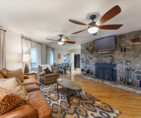 Smoky Blue - Beautifully Renovated, Updated Furnishings, Hot Tub, Game Room