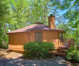 Smoky View Chalet, 2 Bedrooms, Pool Table, Foosball, Pool Access, Sleeps 6
