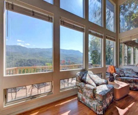 Woodshed, 2 Bedrooms, Sleeps 5, Mountain View, Jetted Tub, Pool Access,