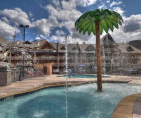 Crossroads Inn & Suites