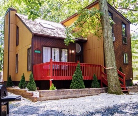 Adventure Chalet, Near the best of the Poconos