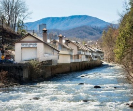 Rocky Waters Motor Inn