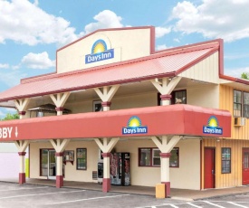 Days Inn by Wyndham Holladay
