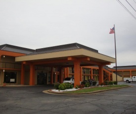 Econo Lodge Inn and Suites - Jackson