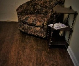 Cheap East Knoxville Basement Studio
