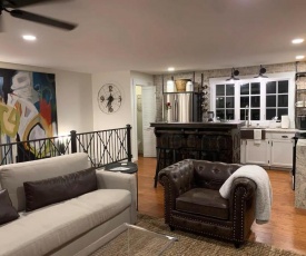 Five-Star Historic Boyd Harvey Carriage House