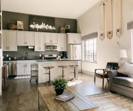 Swanky Downtown Loft near UT