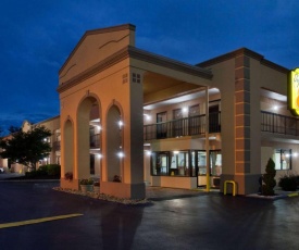 Super 8 by Wyndham Knoxville West/Farragut