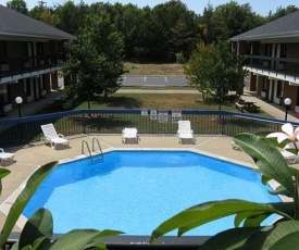 Walking Horse Lodge