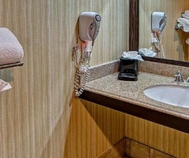 Clarion Hotel & Suites Conference Center Memphis Airport