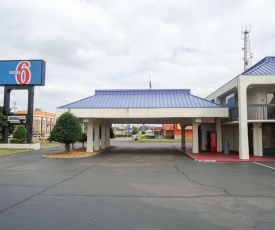 Motel 6-Memphis, TN - East