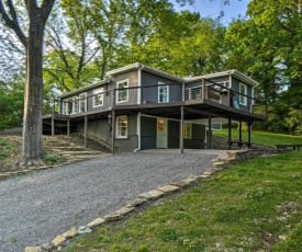 Stunning Lake View Home 22 Mi to Nashville!