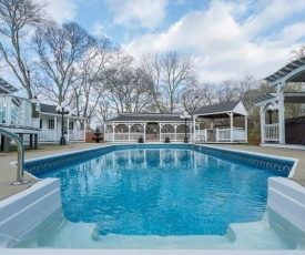 Bachelorette Oasis! Salt Pool & Spa! 12 Beds / 4.5 Baths! 6 miles to Broadway