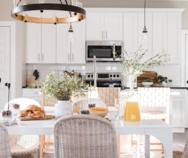 Cherokee Buyout 1 - 2 Units! Sleeps 16! Home in Nashville!