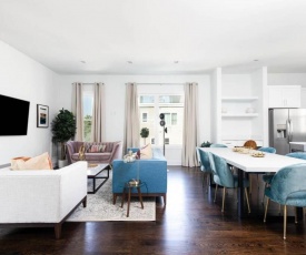 GORGEOUS 11 Beds TOWNHOME 5 Min to Music Row